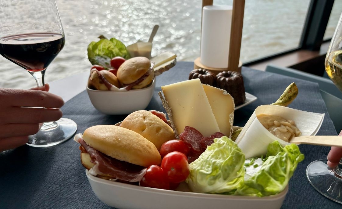 Proponga un crucero aperitivo por el Garona